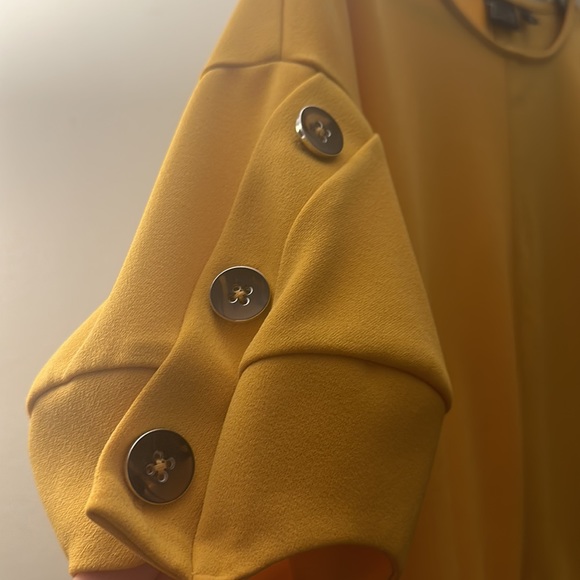 NY&CO 7th Avenue top - Picture 2 of 5